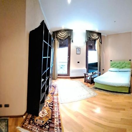 Ferienwohnung Live The History- A Due Passi Dal Castello Ferrara Exterior foto