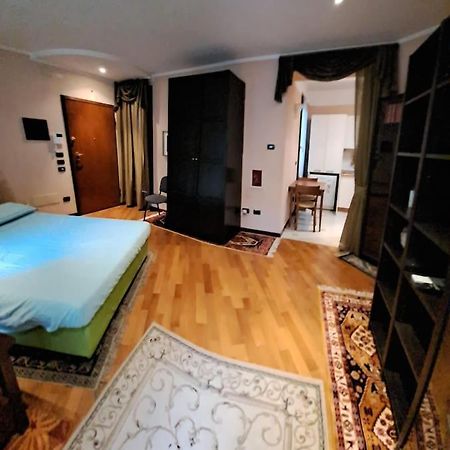 Ferienwohnung Live The History- A Due Passi Dal Castello Ferrara Exterior foto