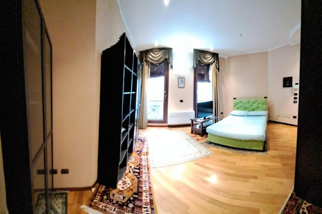 Ferienwohnung Live The History- A Due Passi Dal Castello Ferrara Exterior foto